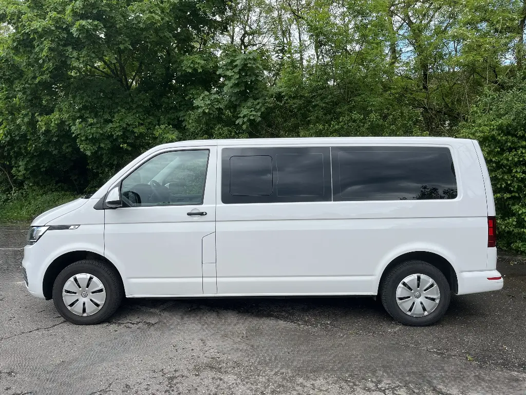 VW Transporter 2.0 TDI 9 places